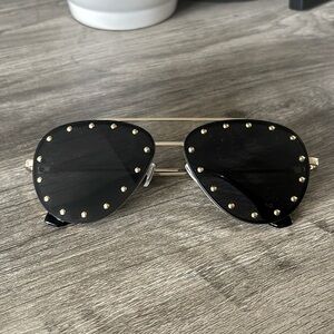 Aviator sunglassess